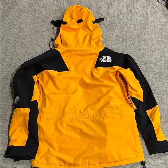 The North Face Men's 1994 retro mountain Futurelight jacket - Picture 8 of 8